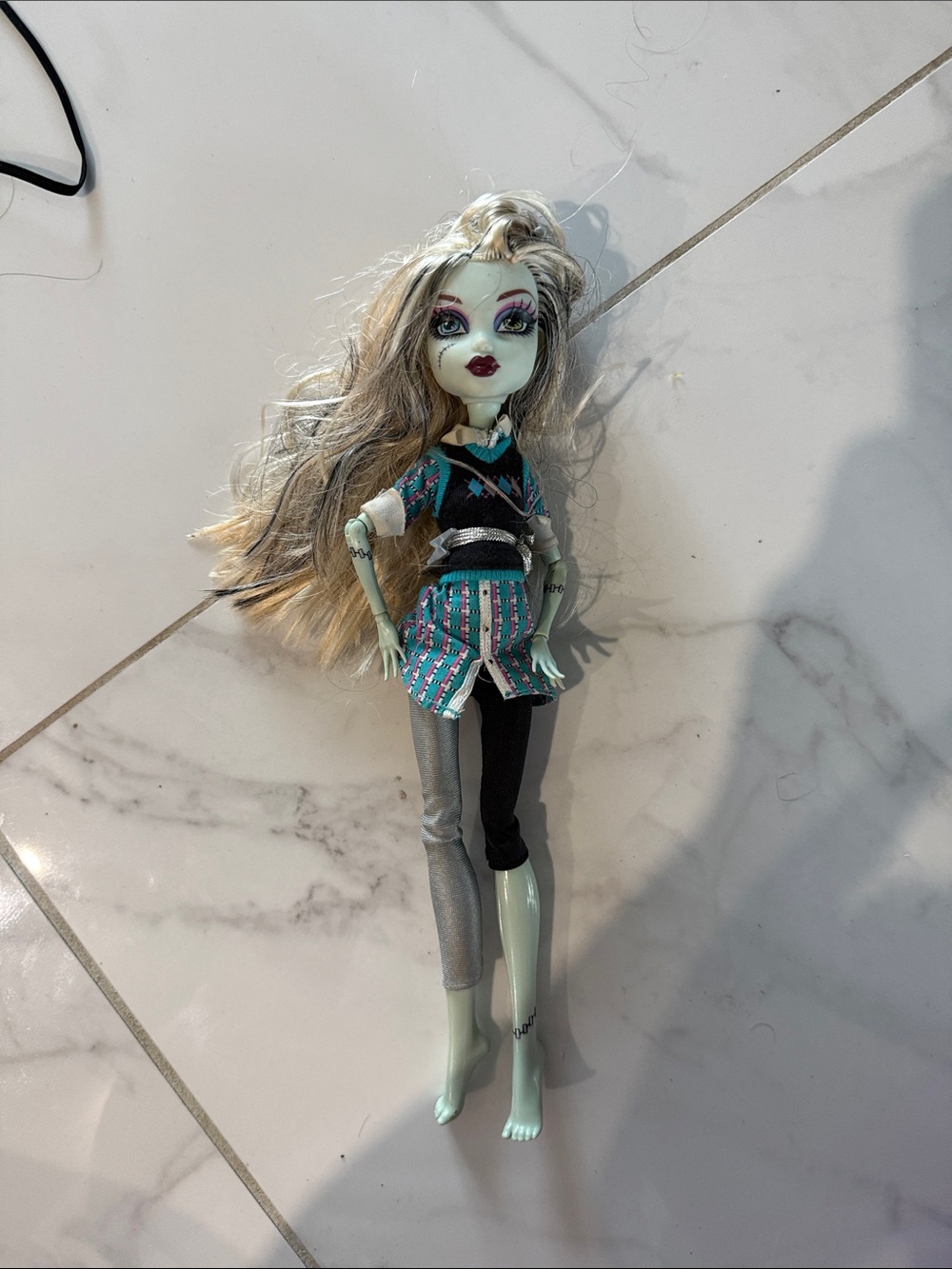 Monster high wave 2 schools out Frankie stein fashion doll